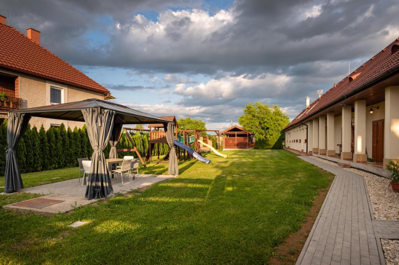 Farmaobeckov Sk Apartamento Exterior foto